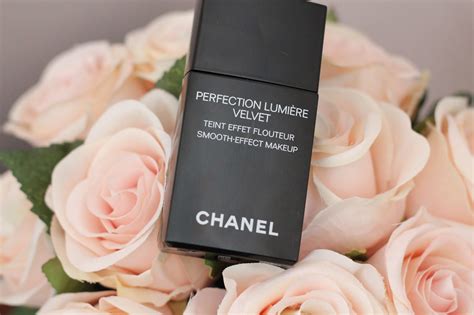 Chanel Perfection Lumière Velvet Foundation Review, Photos, .